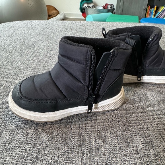 Infant/Toddler snow or rain boots - Picture 3 of 4